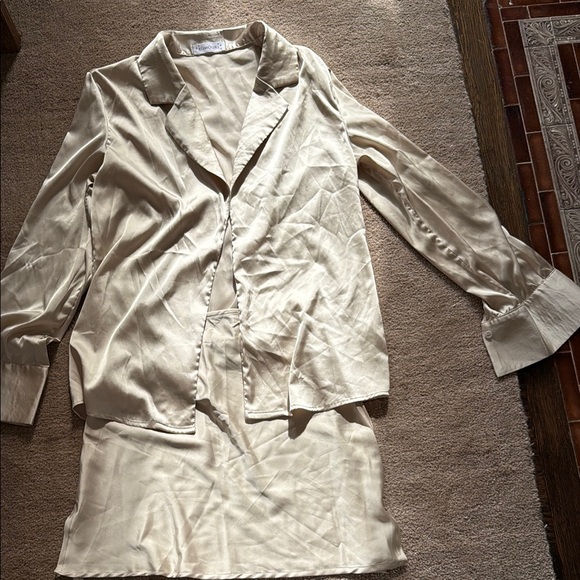 Shop Rumors satin clasp shirt and skirt set IN IVORY - Picture 2 of 8